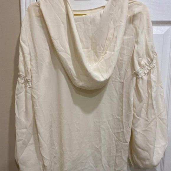 Zara white top with hood - Picture 2 of 3